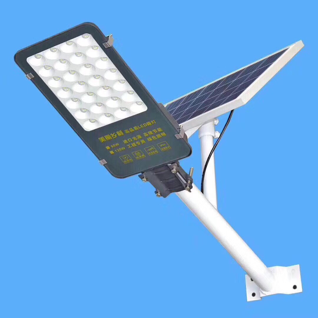 户外庭院太阳能路灯新农村100w500w600w超亮大功率防水遥控照明灯