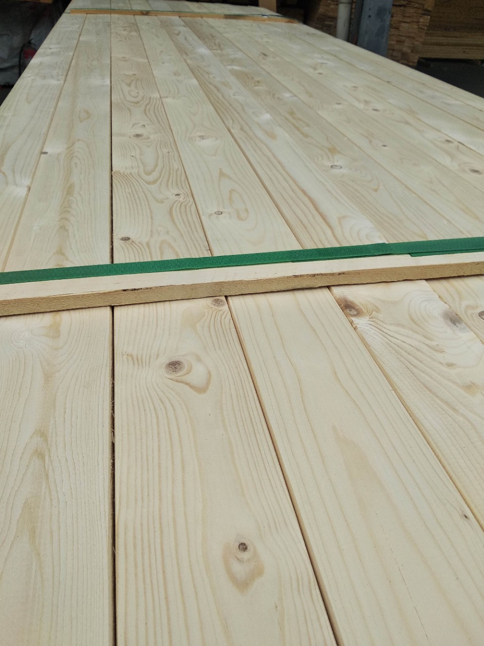 加工刨光芬兰云杉床铺板芬兰松高箱床铺板