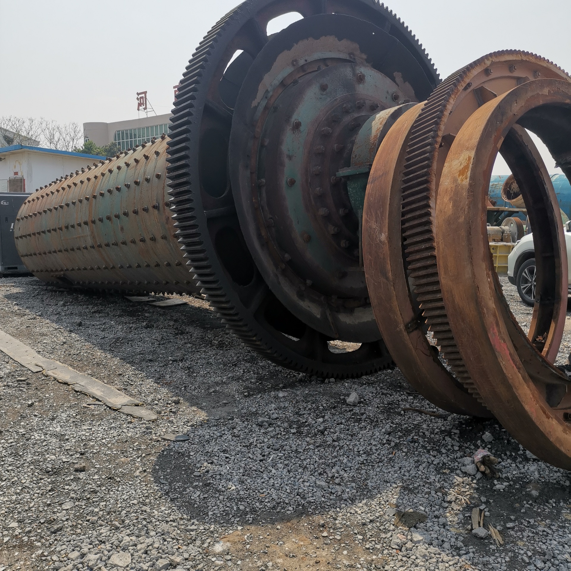 提供河南焦作群英产1837米大磨头轴承球磨机齿轮完好加厚衬板
