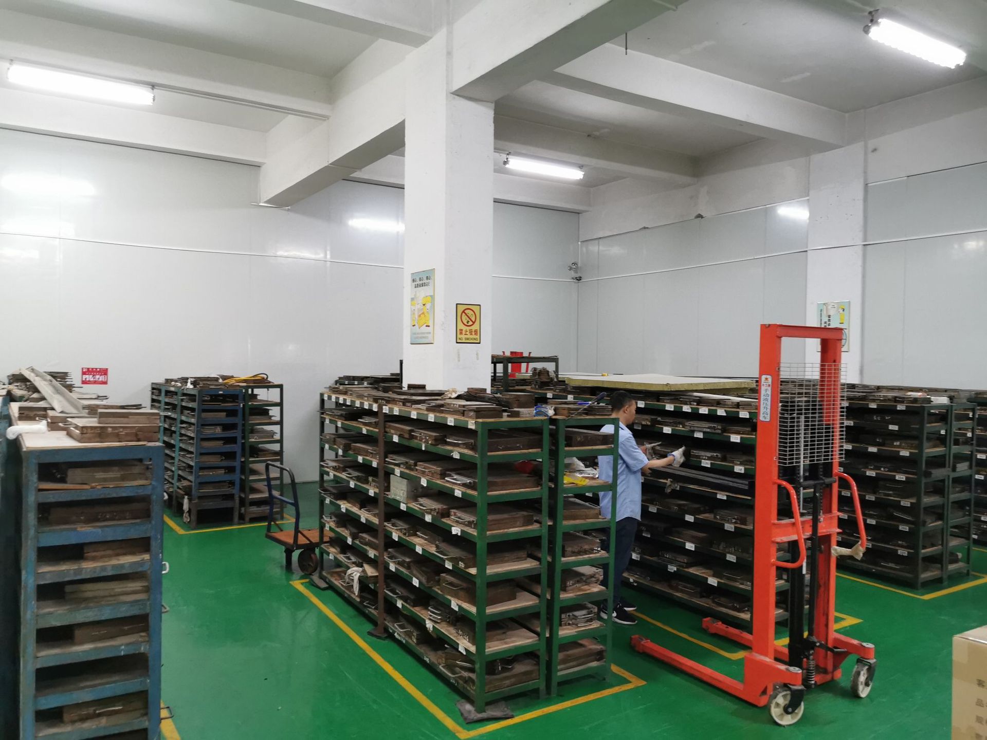 供应硅胶轮胎皮 玩具车轮皮 橡胶玩具车轮胎皮 尺寸66.5*22三款