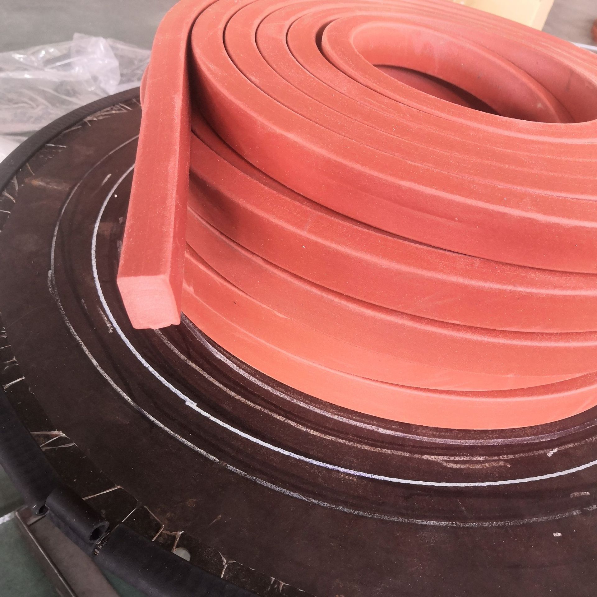 pz遇水膨胀止水条 制品型橡胶止水条 橡胶止水膨胀条