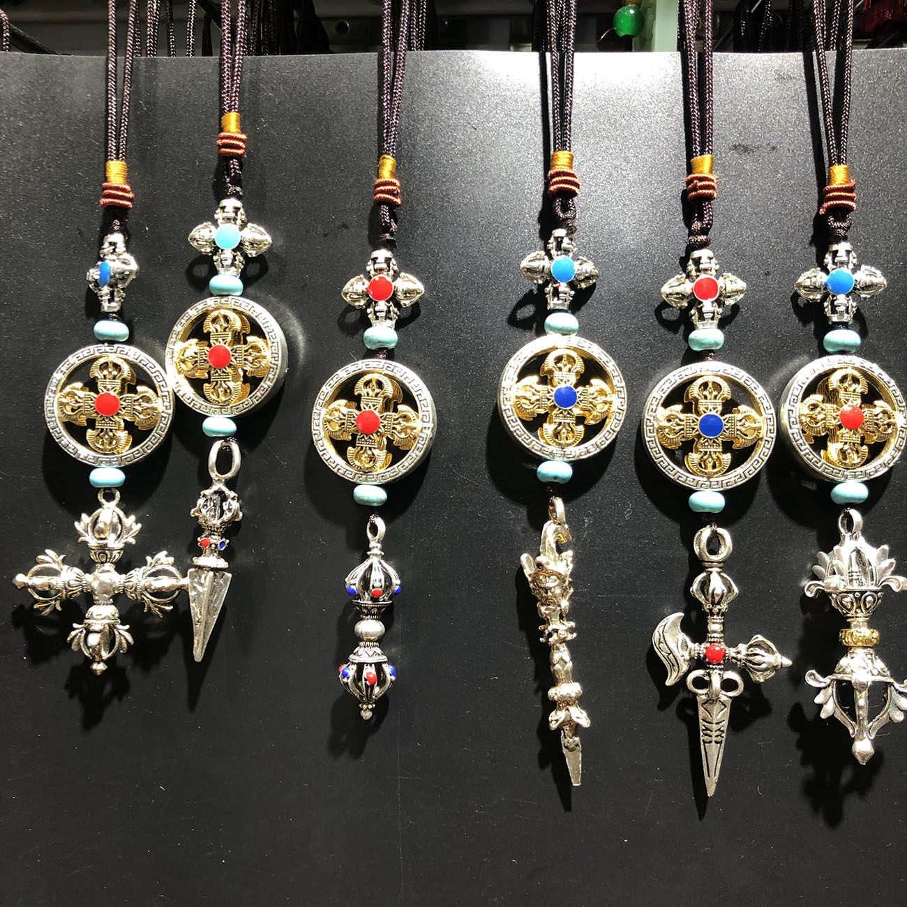 新款藏族民族风十字金轮金刚杵护身法器汽车包包钥匙装饰礼品