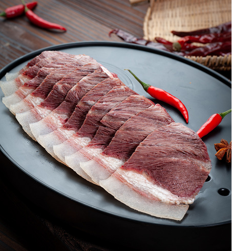 带皮牛肉餐饮店火锅干锅烧烤食材腌制冷冻半成品150g带皮嫩牛肉片