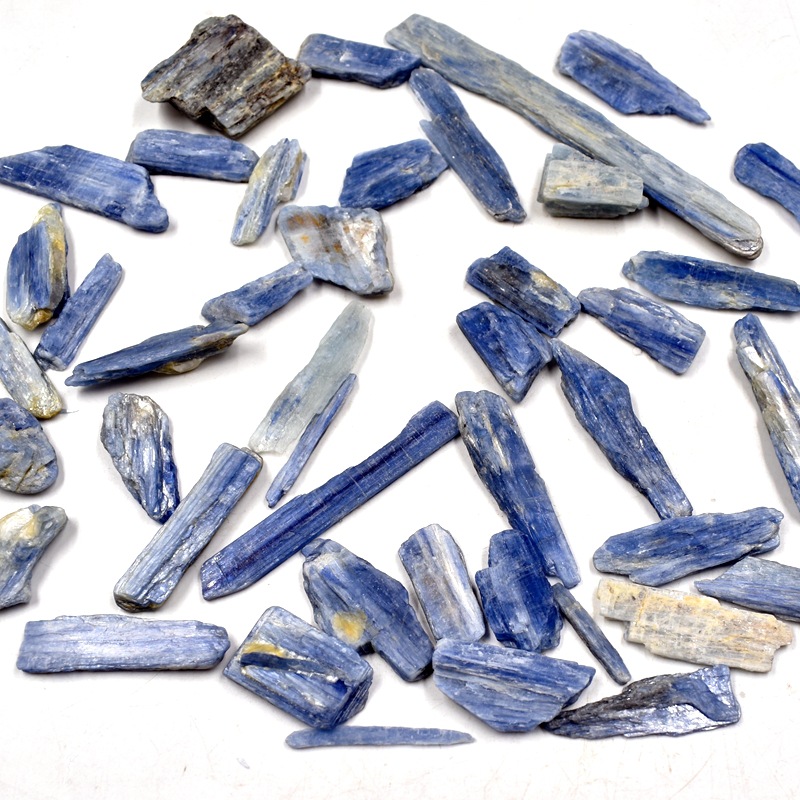 蓝晶石蓝晶条矿石矿物标本条状矿石蓝色水晶地质科普教学标本