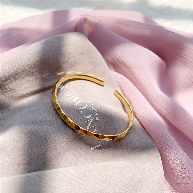 气质简约不掉色沙金菱形纹手镯女 仿黄金可调节手环潮人百搭手饰