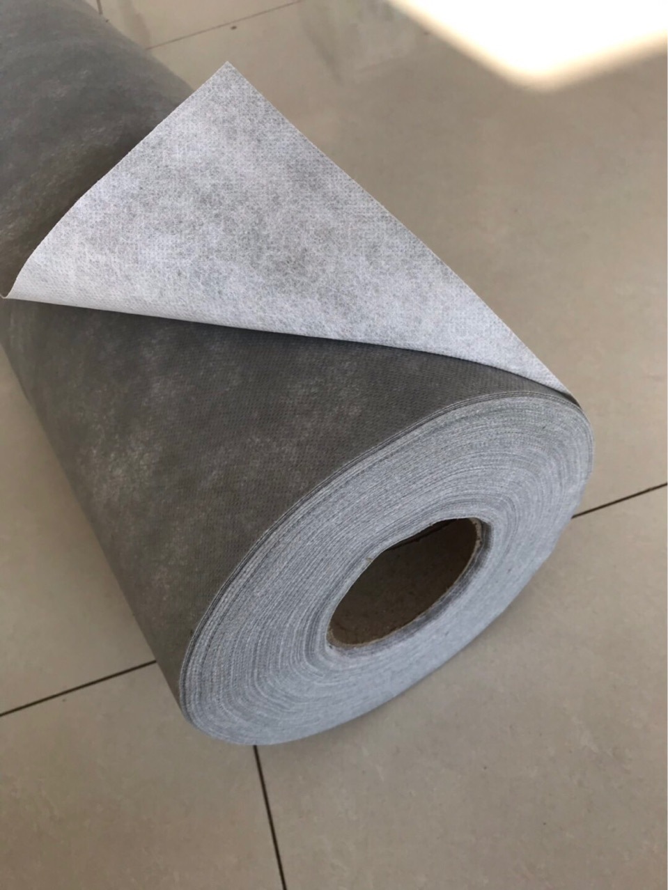 热卖聚乙烯透气层 钢结构屋面防潮隔汽膜 阻燃吸吸纸 防水透气膜