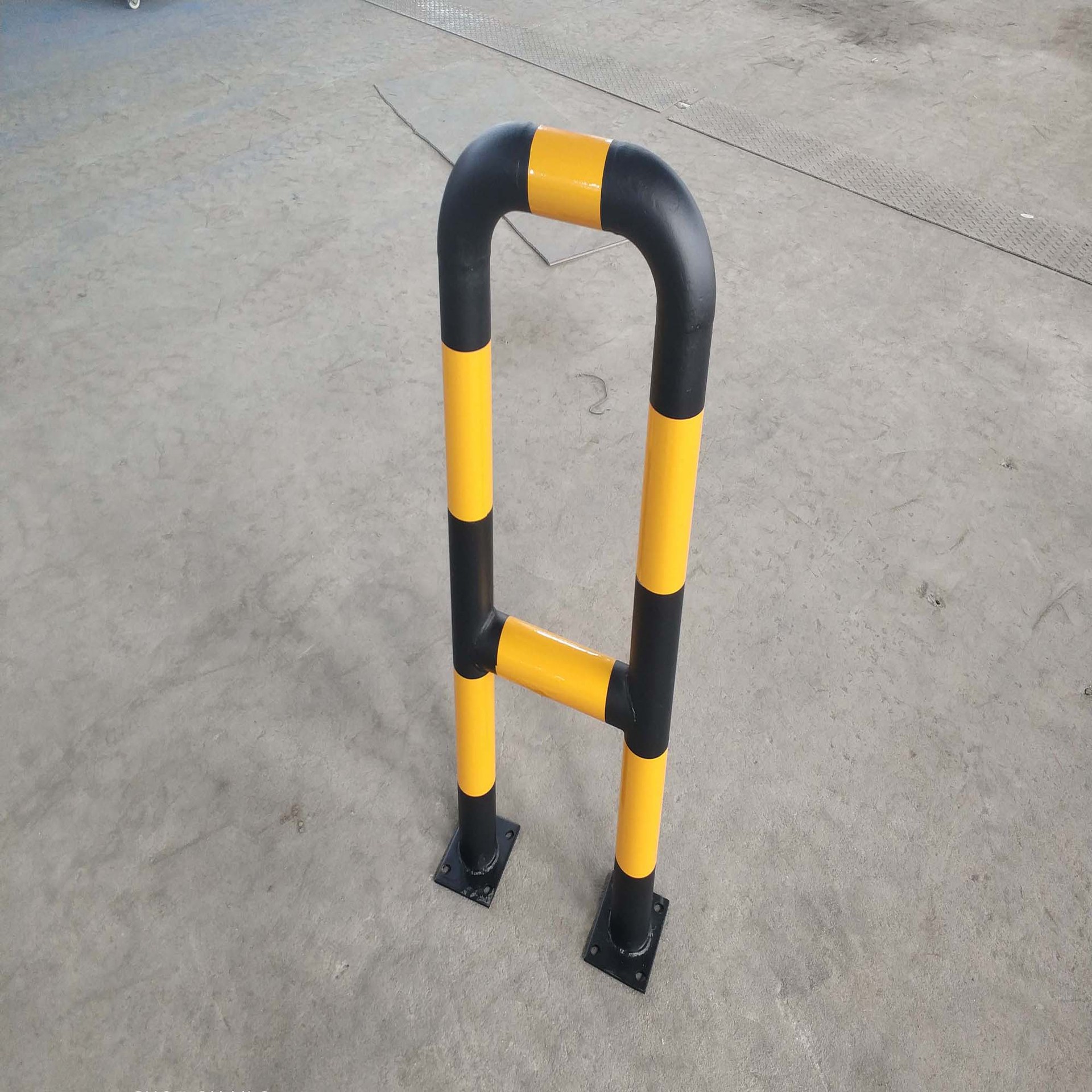 警示桩反光柱停车场防撞柱车位桩固定u型钢管挡车杆定安全防撞柱