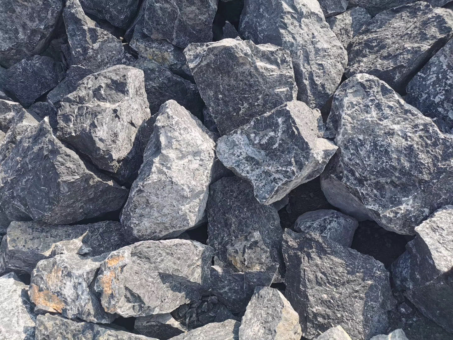 石块 原块石头毛石材垒墙石 厂家生产 石笼石垒墙石 青石石笼石板