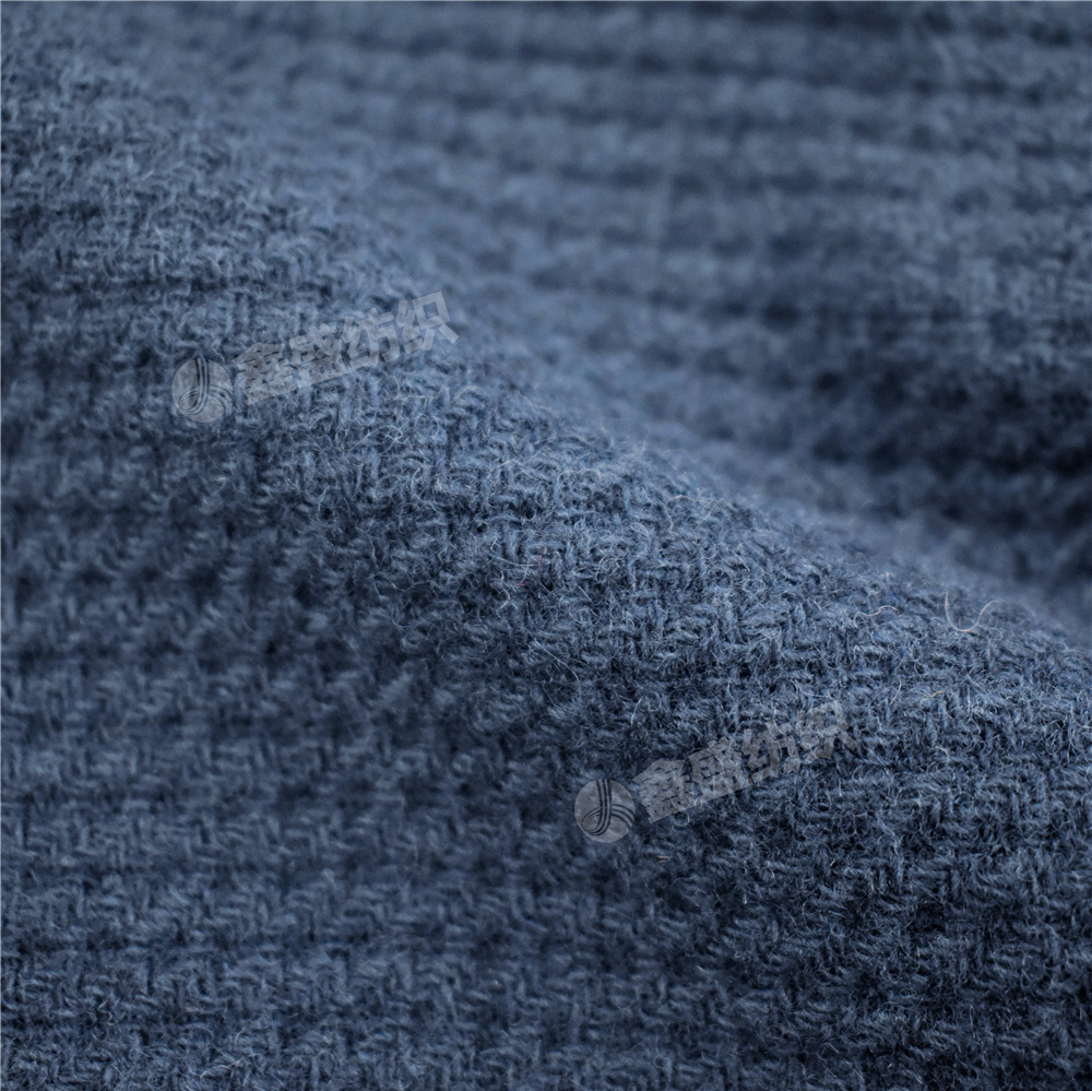 秋冬60羊毛半精纺梭织凹凸感肌理提花编织呢子布料现货w90622