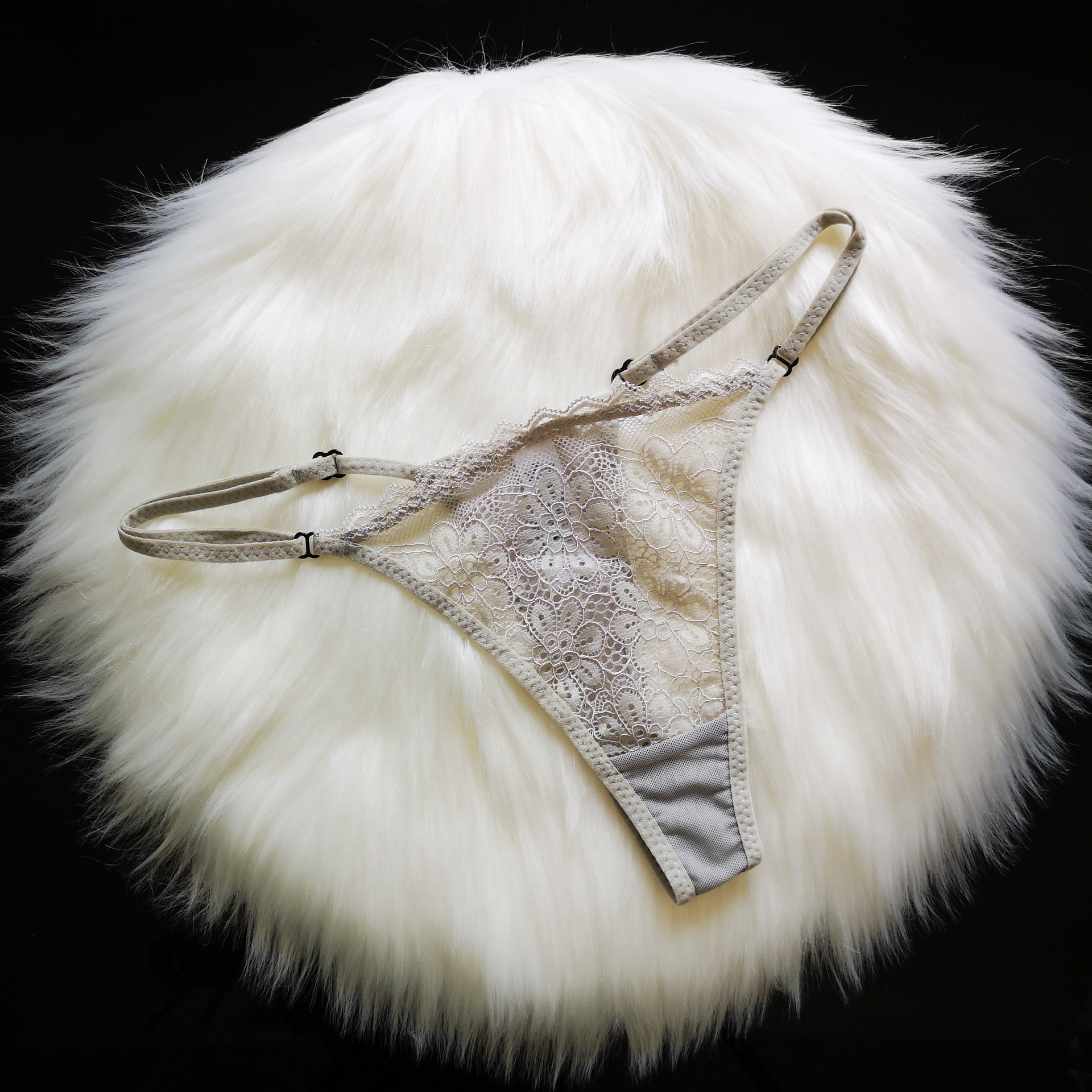 跨境产品细带蕾丝花朵透明刺绣白性感丁字裤内裤女日系二次元