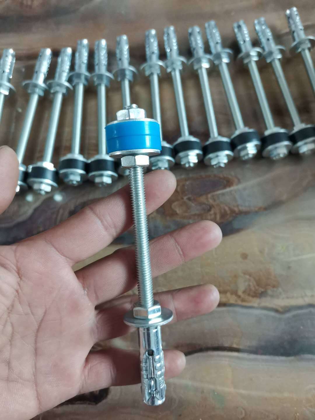 空调风机吊杆 空调减震吊杆 空调内机吊杆 膨胀吊顶螺栓