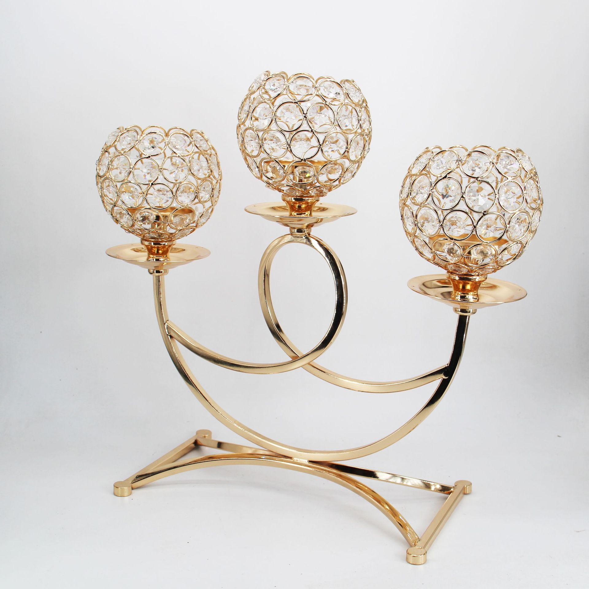 欧式金属工艺品创意复古3头烛台婚庆道具镂空铁艺摆件