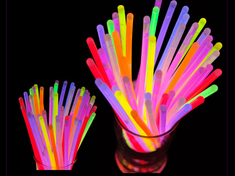 塑料荧光棒化学发光棒夜光棒地摊热卖莹光棒发光棒派对演唱会手镯