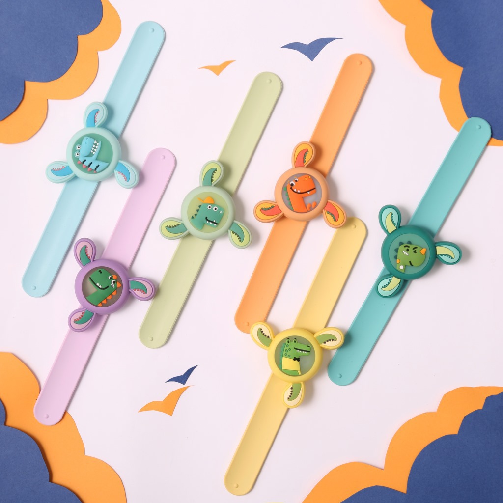 旋转驱蚊手环闪光卡通夏季大人情侣硅胶啪啪圈驱蚊扣儿童防蚊手环