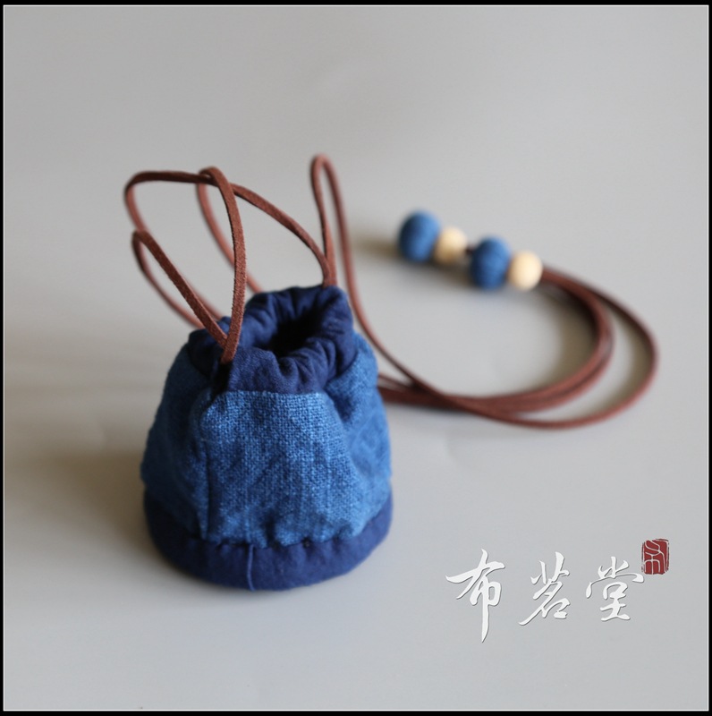 布茗堂 手工刺绣蓝染莲蓬香包端午香包 新款换长蜡绳可挂胸前