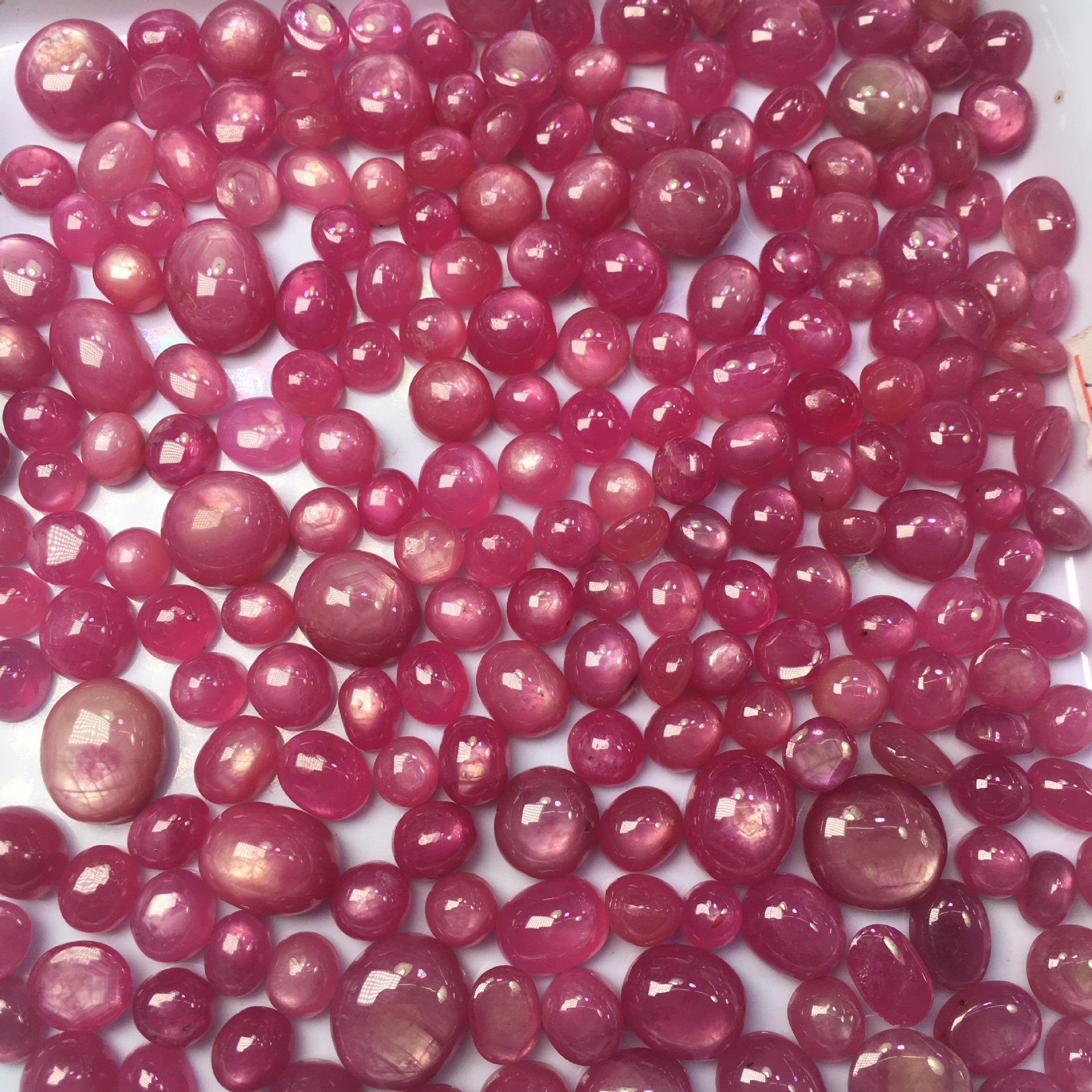 天然红宝石裸石戒面 猫眼红宝石椭圆形圆形裸石戒面批发 手工镶嵌