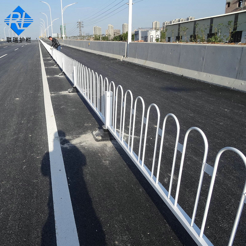 批发道路中央隔离n型京式护栏 城市道路圆钢京式护栏 质优价廉