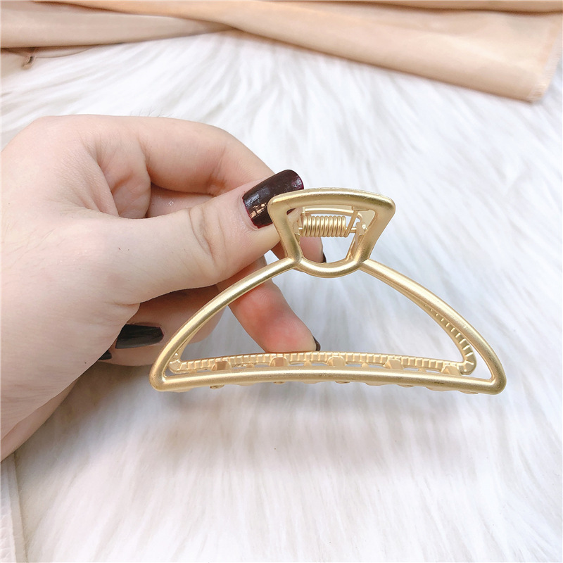 Korean-Style Elegant Asian Gold Hollow Geometry Grip Elegant Back Head Half Tie up a Bun Hairstyle Shower Updo Side Clip for Women