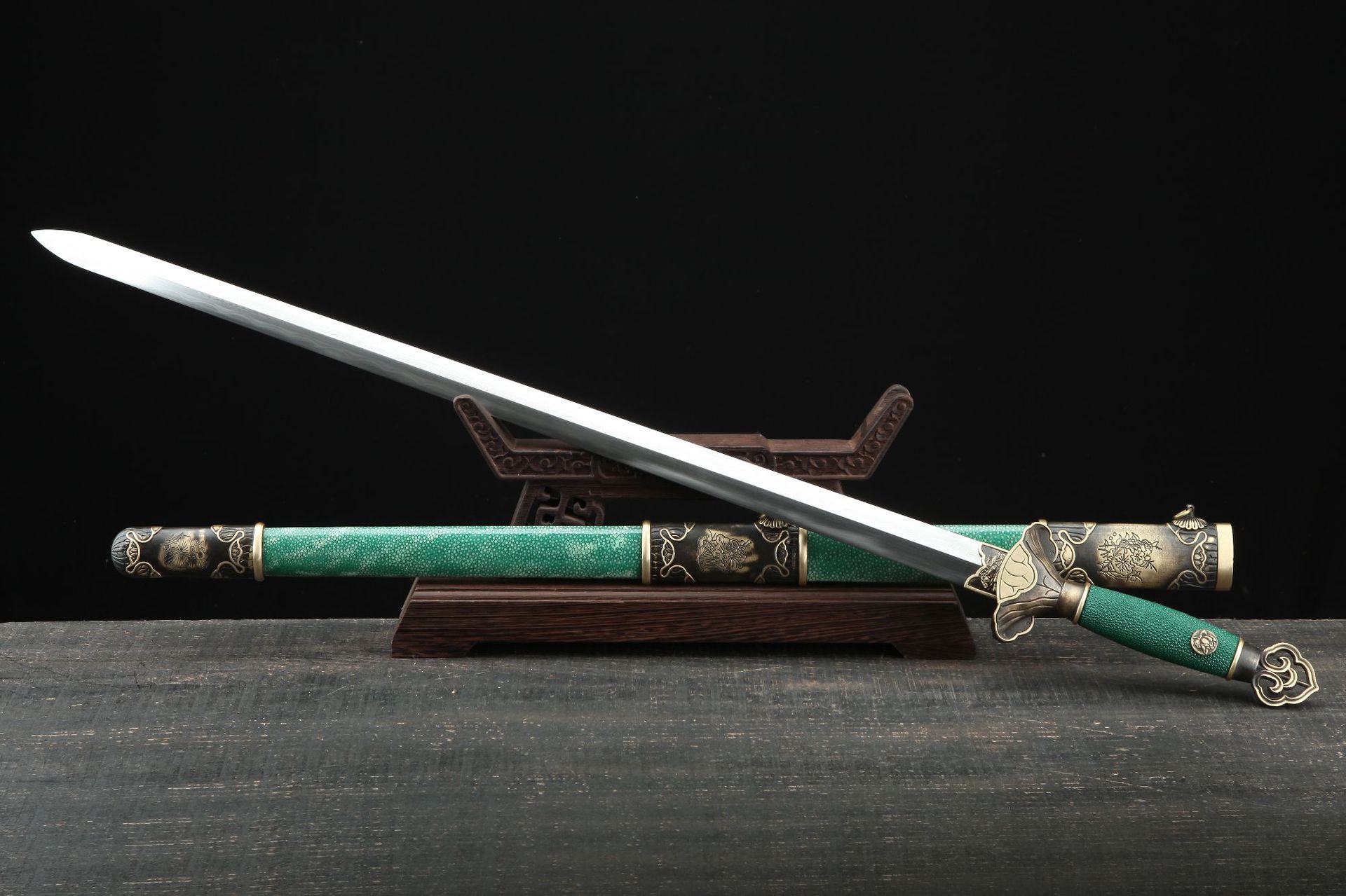 龙泉市刀剑花纹钢唐剑防身一体宝剑做旧传统硬剑清剑收藏未开刃