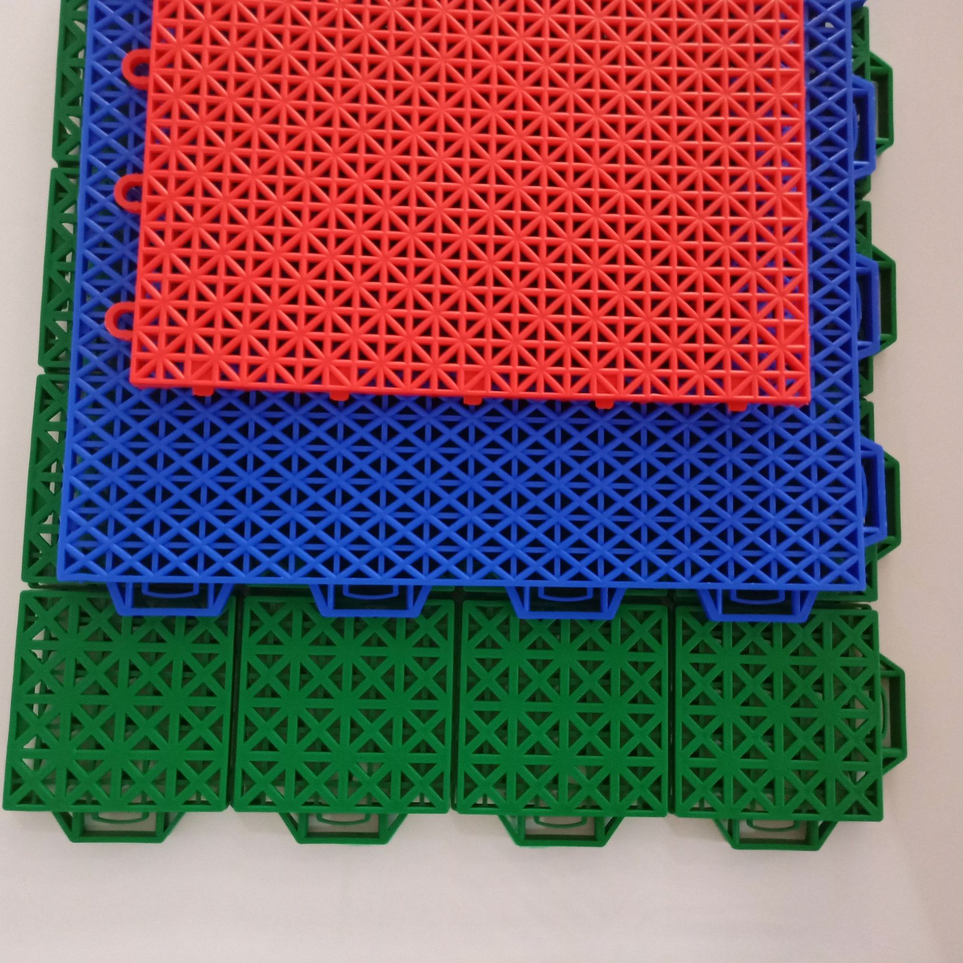 悬浮地板篮球场防滑幼儿园室外悬浮拼装地板操场羽毛球场运动地板