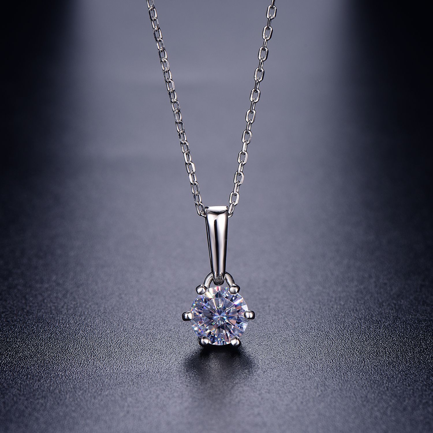 莫桑钻项链女六爪吊坠锁骨链工厂批发定制莫桑石时尚百搭项链饰品