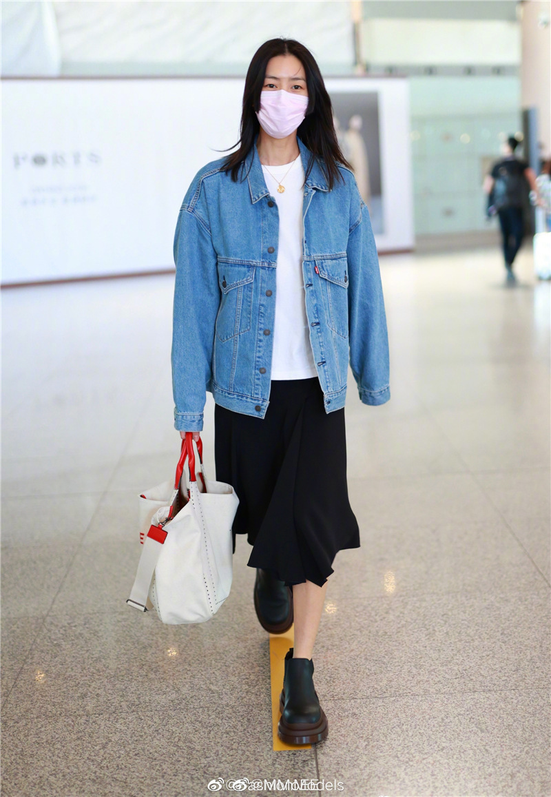 刘雯明星同款衣服秋新款韩版长袖宽松休闲牛仔夹克外套女