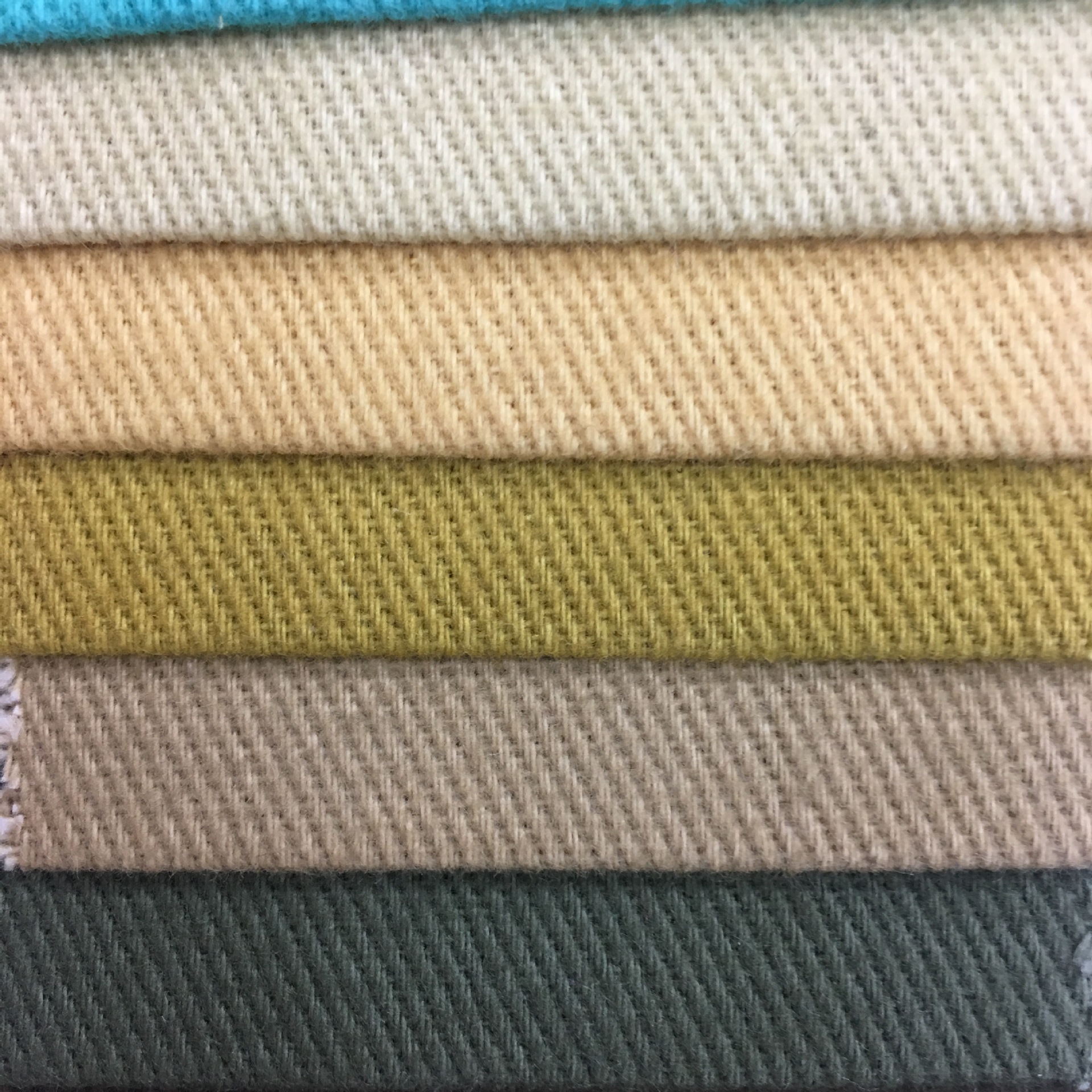  磨毛粗纱卡斜纹>全棉10*10 74*44磨毛粗斜纹布,短裤鞋帽子面料