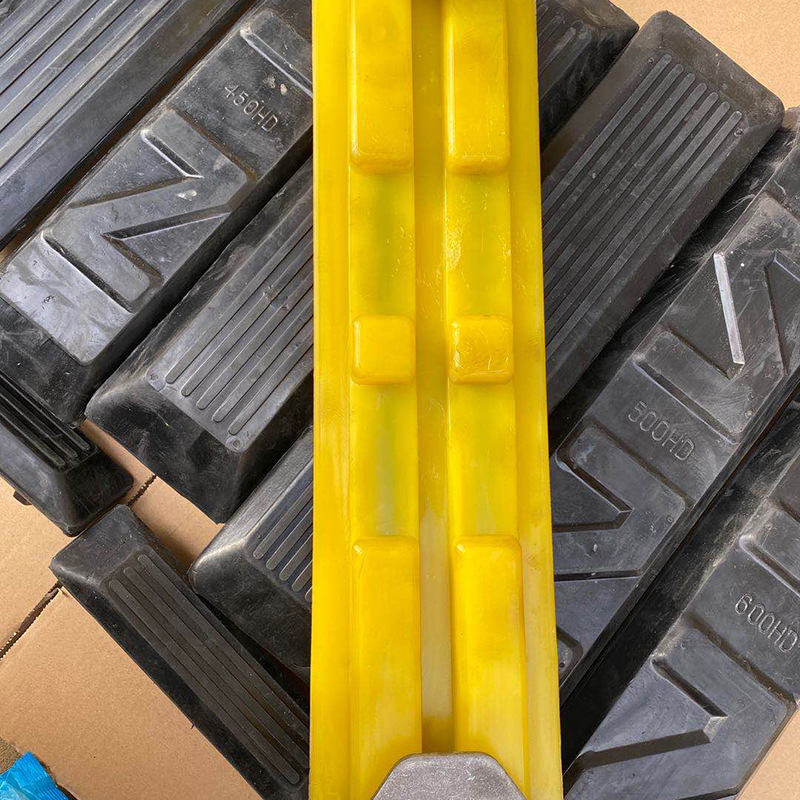 定制挖掘机牛津履带胶块挖掘机履带板橡胶块挖机链板胶块批发