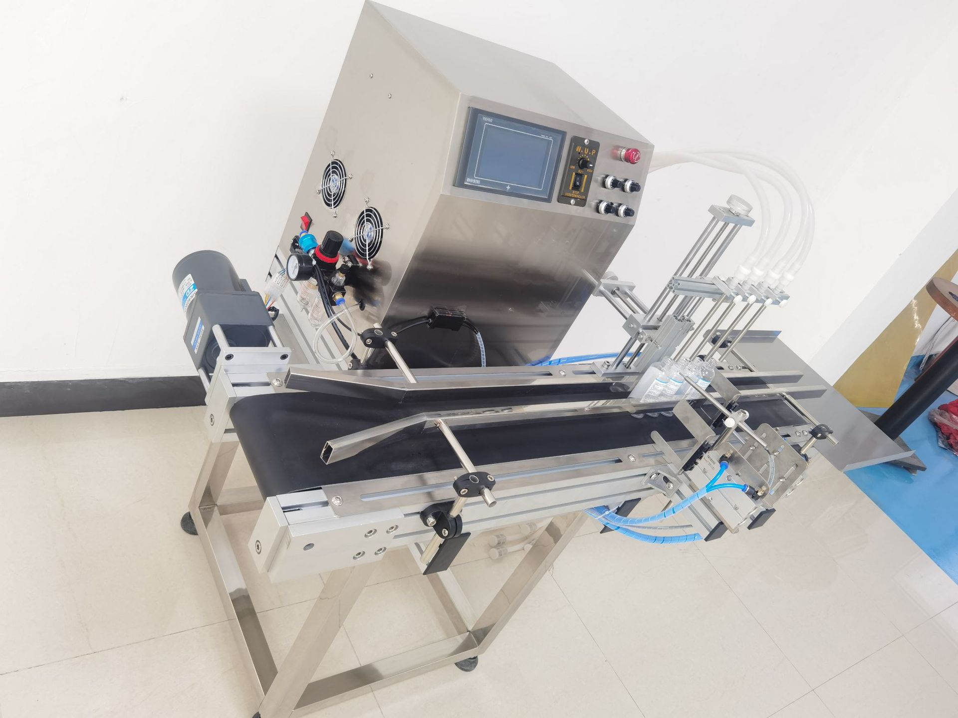 定制小型试剂药水全自动灌装机西林瓶四头灌装机液体物料罐装机