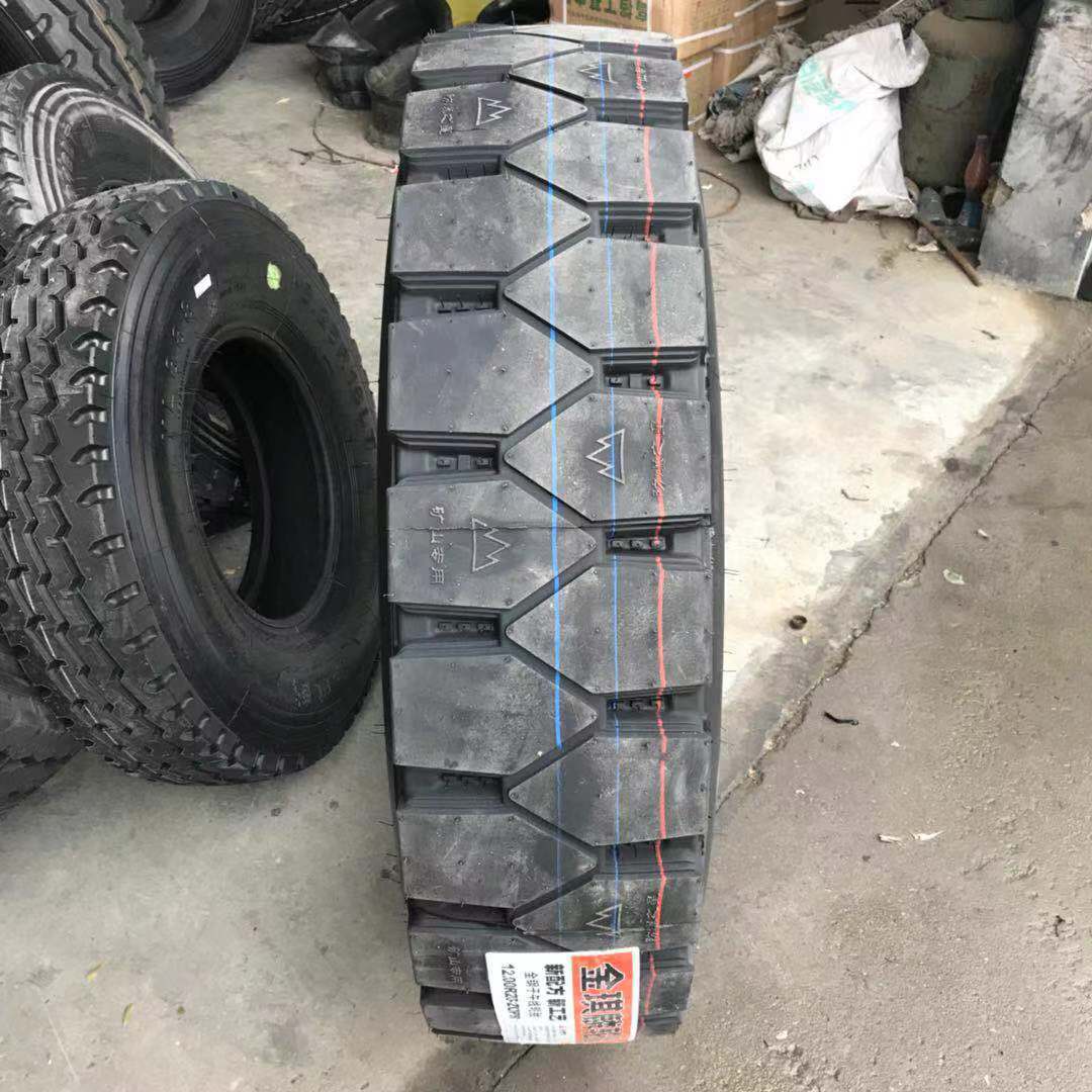 全钢货车轮胎1200/1100/1000/900r20真空胎11/10/12r22.5厂家直销