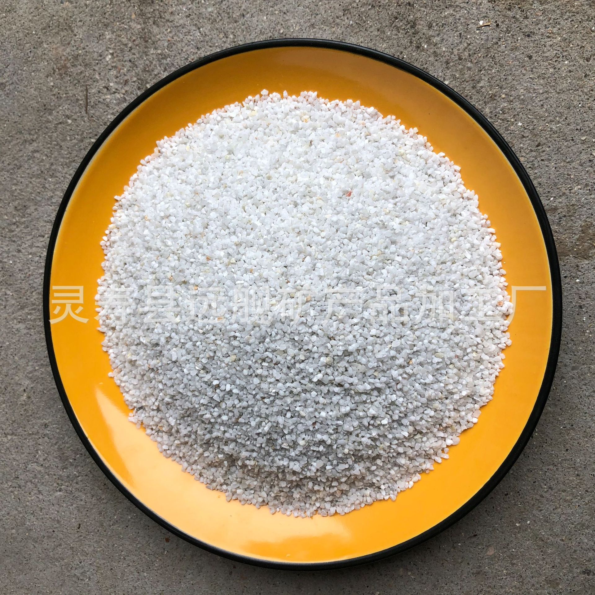 足球场用草坪沙游乐场沙池造景用白沙子海沙量大价忧