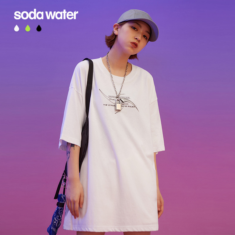 soda女装|2020春夏新款潮bf风金属感机器人印花棉质宽松短袖t恤女