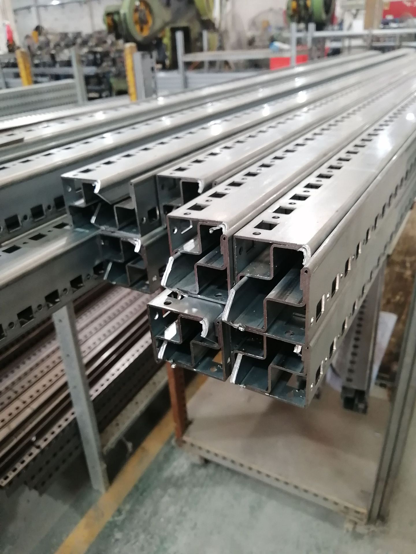 厂家直销九折型材冷轧板镀锌板覆铝锌板威图机柜九折型材