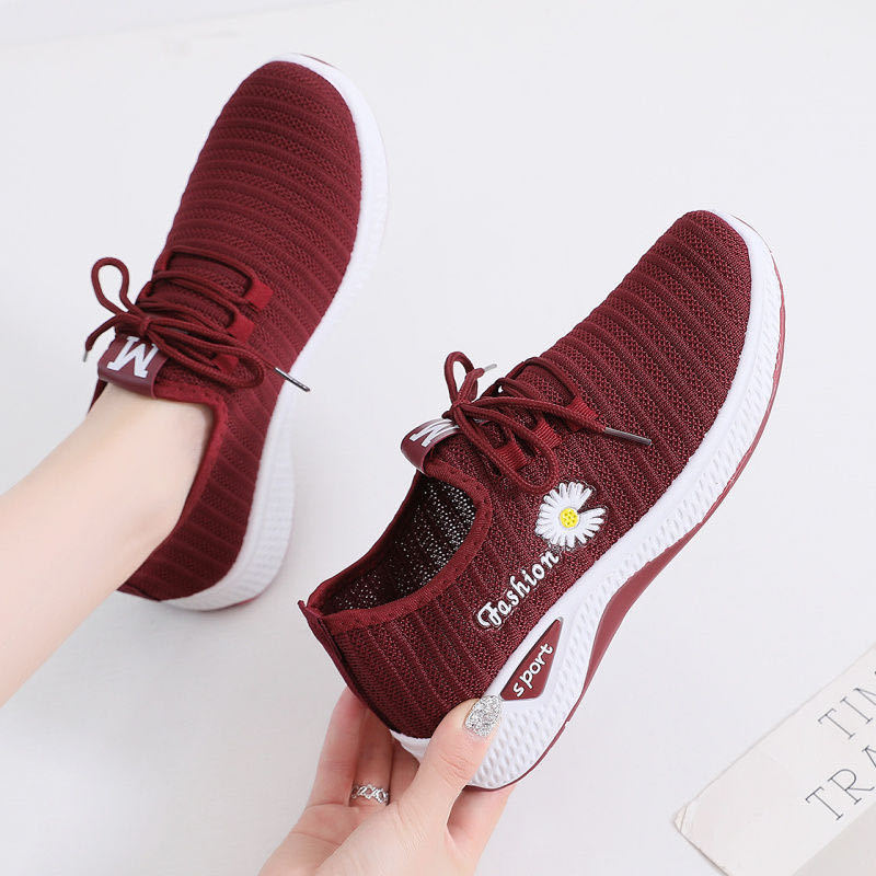 Old Beijing Cloth Shoes Women's Casual Slip-on Breathable Running Shoes Flying Woven Casual Soft Bottom Square Dance Mom Shoes