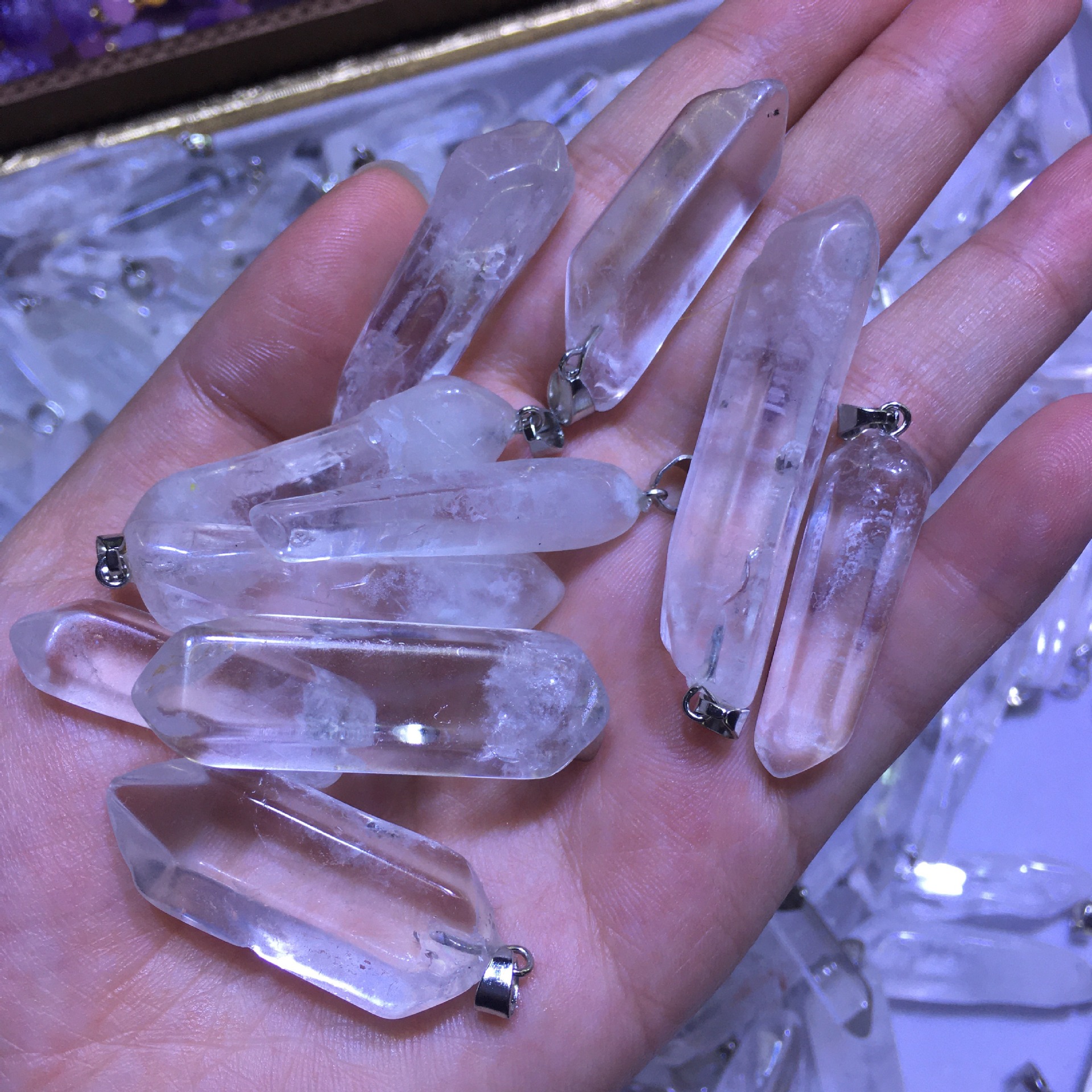 天然白水晶原石白水晶吊坠抛光水晶柱长条水晶吊坠工厂直销
