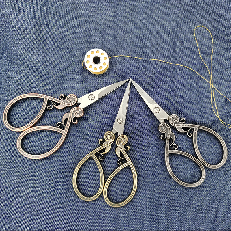 Factory Direct Supply Yi Nuo Small Ruyi Craft Scissors Creative Small Scissors Household Vintage Scissors Wholesale