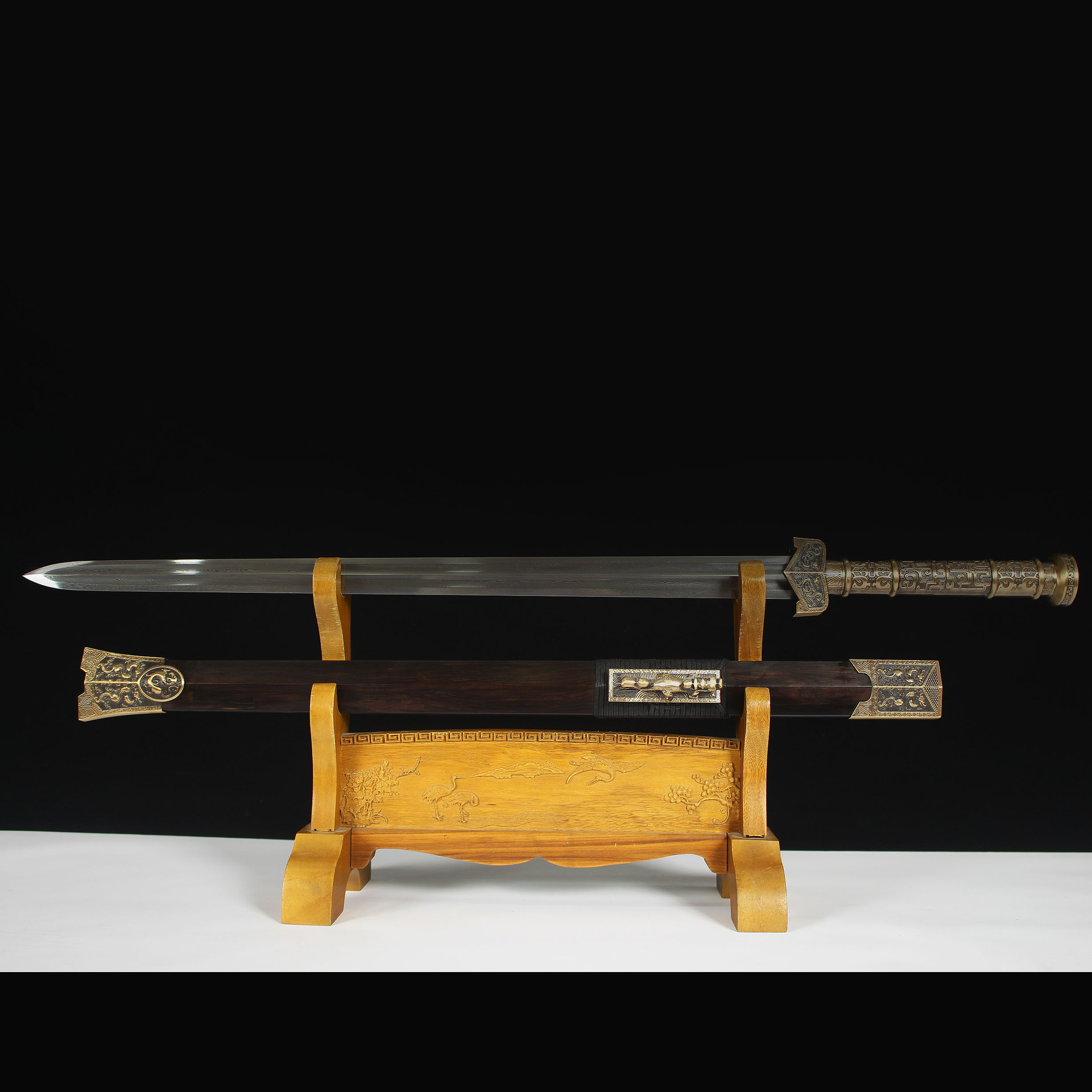 一件代发龙泉刀剑花纹钢长剑黑檀木汉剑宝剑批发厂家直销未开刃