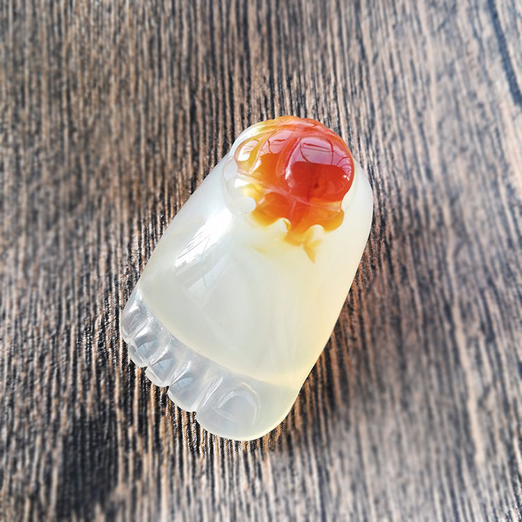 精雕冰种俏色玉髓知足常乐挂坠个性脚丫玛瑙玉石吊坠时尚礼物