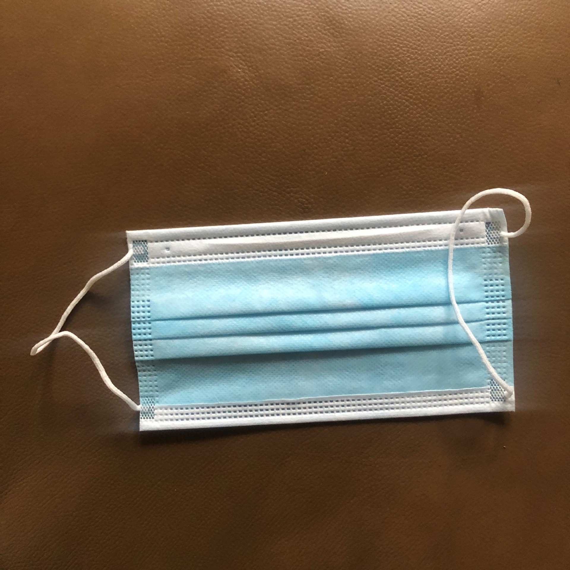 一次性口罩熔喷布 三层民用一次性口罩 24小时内发顺丰运费到付-阿里