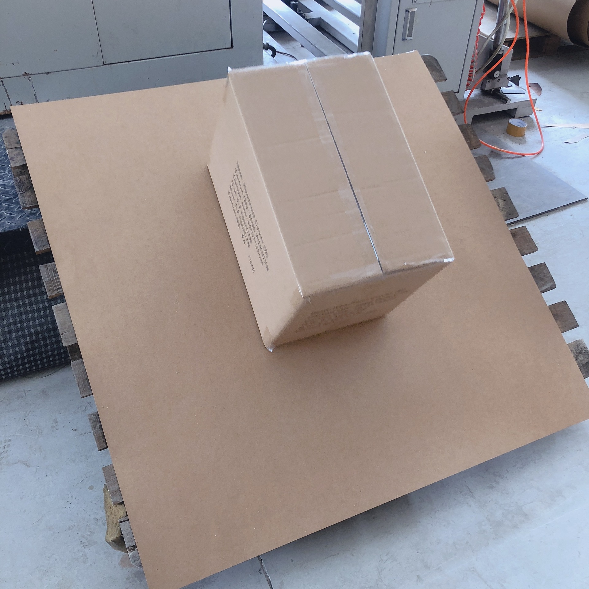 码垛牛皮防滑纸托盘码垛防滑纸环保运输托盘防滑纸