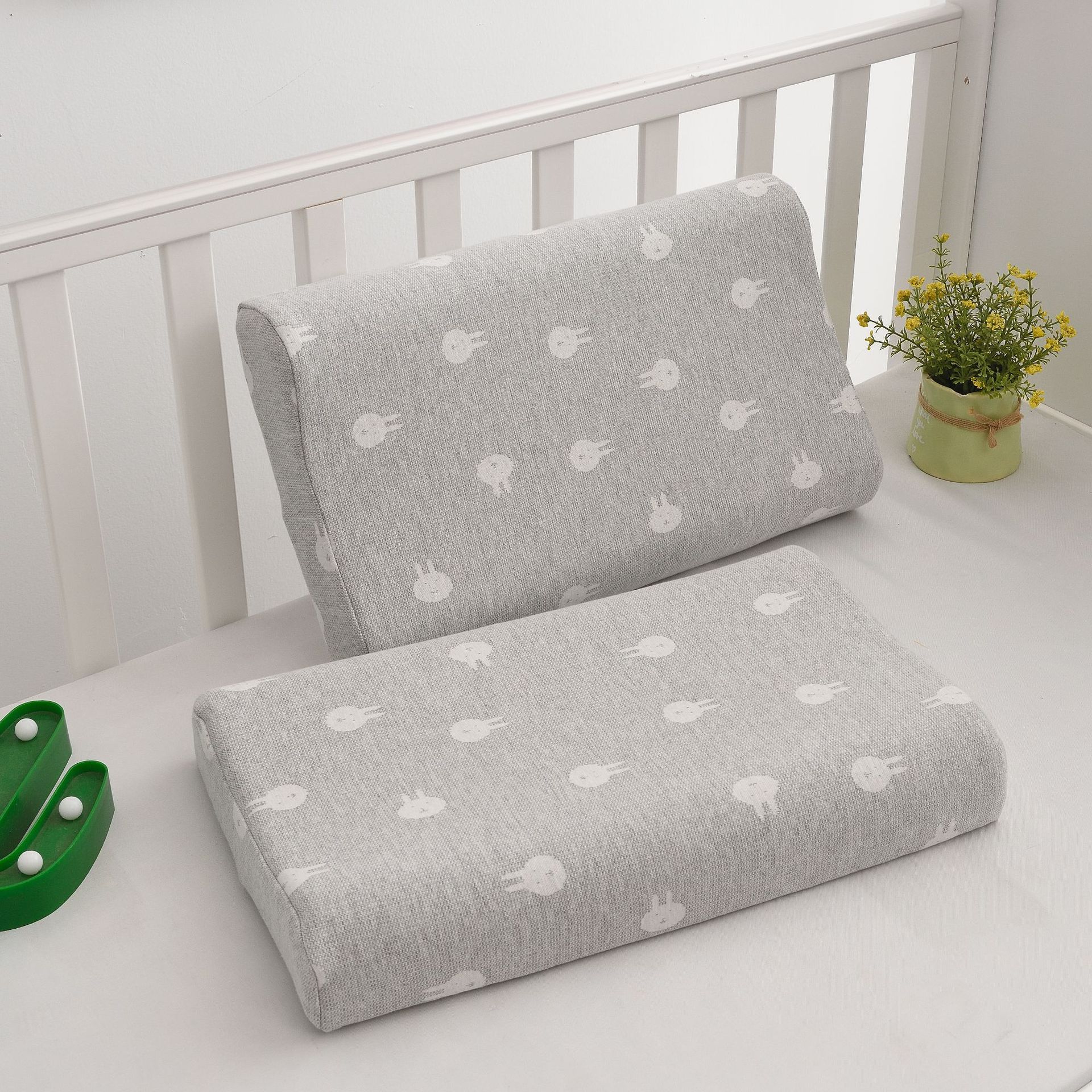 婴幼儿卡通印花儿童乳胶枕头 泰国天然乳胶枕 厂家直销 一件代发