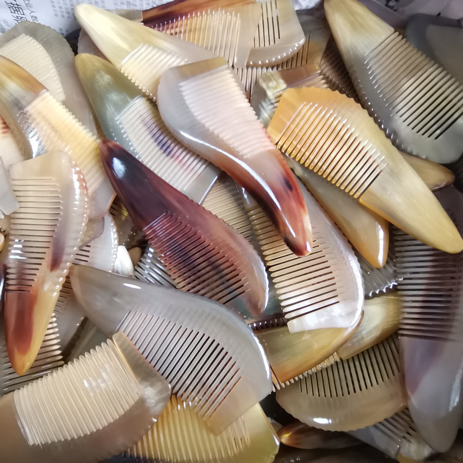 精品牛角梳坦桑小角梳12cm包包梳梳子刮痧板批发