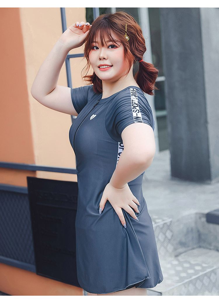 胖mm200斤加大码泳衣女遮肚显瘦运动连体学生保守潜水服温泉泳装