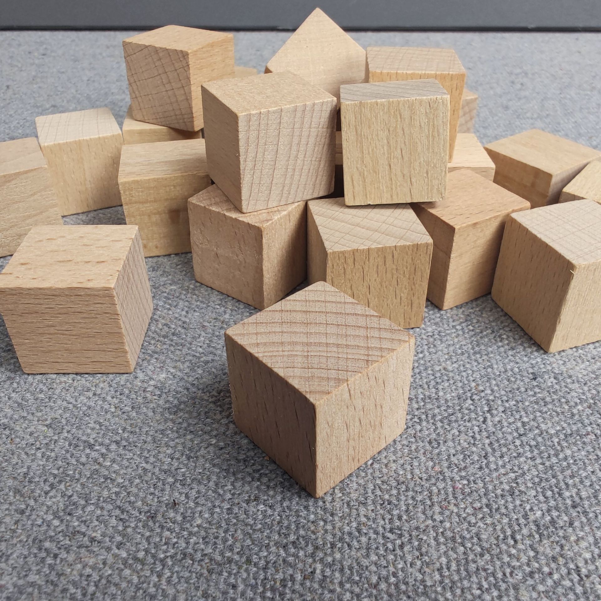 进口榉木实木单颗粒积木散积木几何积木块儿童积木3厘米2.5厘米2
