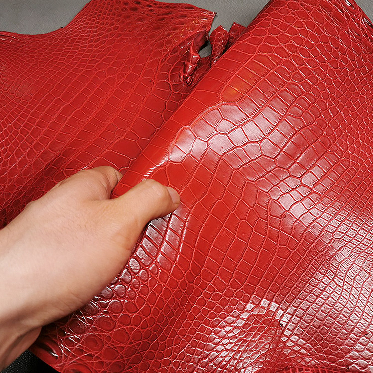 aresgatoe暹罗鳄鱼皮料 高档酒红色哑光鳄鱼皮料纯水染颜色可订制