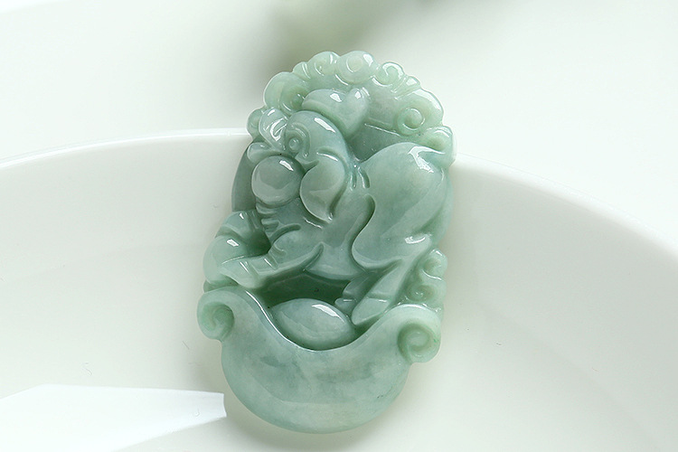玉石玉翡翠十二生肖吊坠男女款 玉石玉石玉器玉佩玉牌玉项链挂件