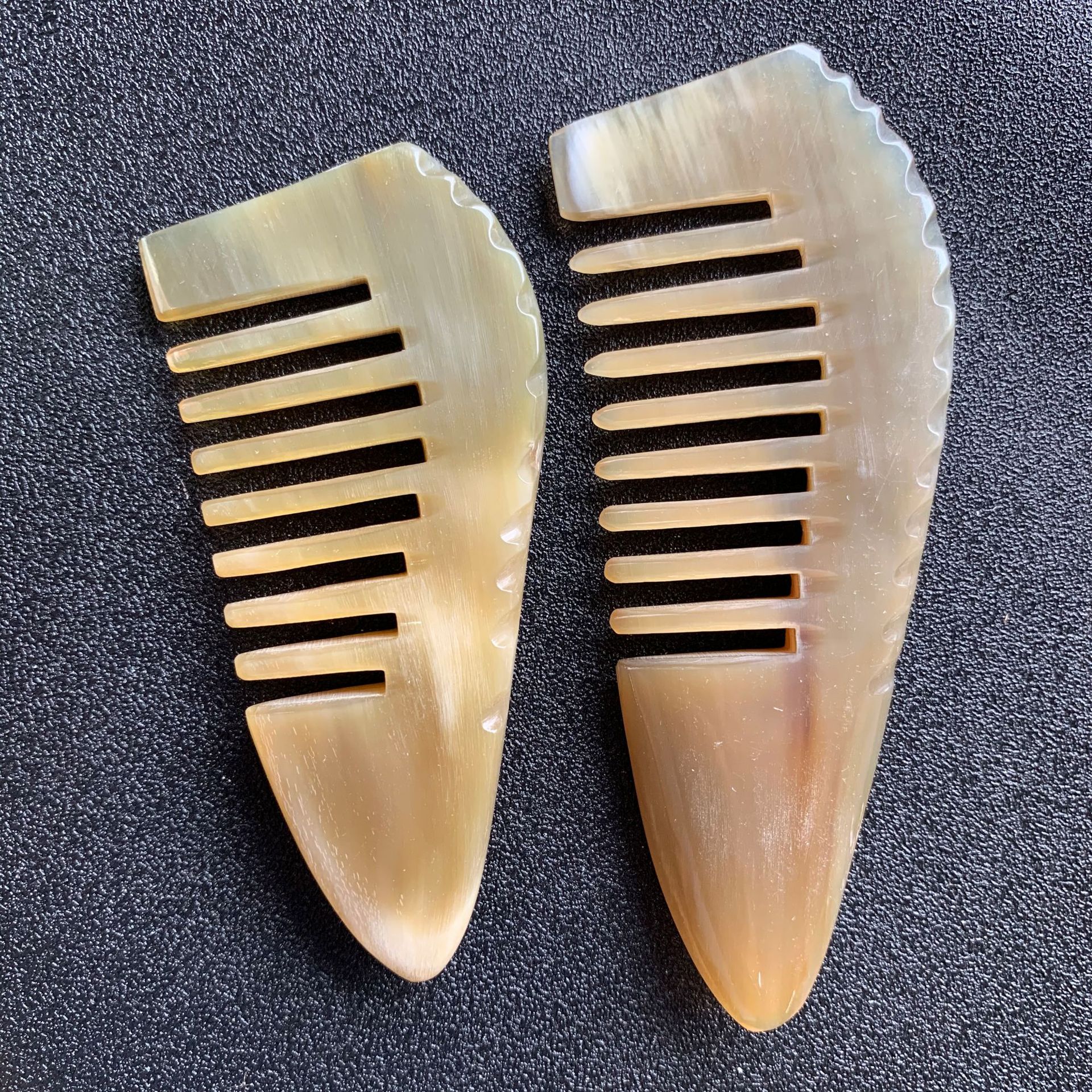 白牦牛角梳子牛角自然梳牛角小梳子小花边梳子牛角梳子厂家批发