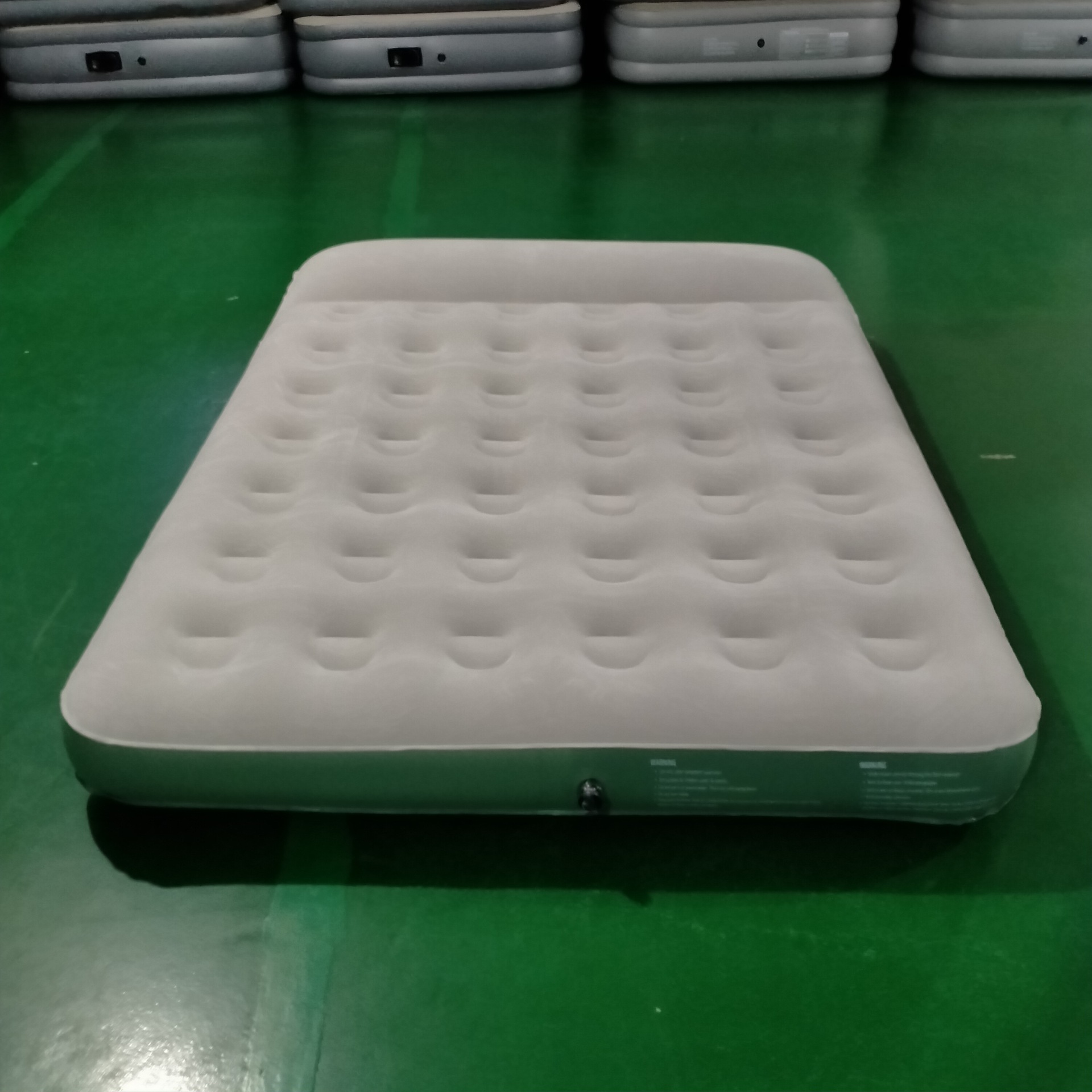 pvc充气床垫 植绒户外野营气垫床 28洞带枕头床垫单人充气床
