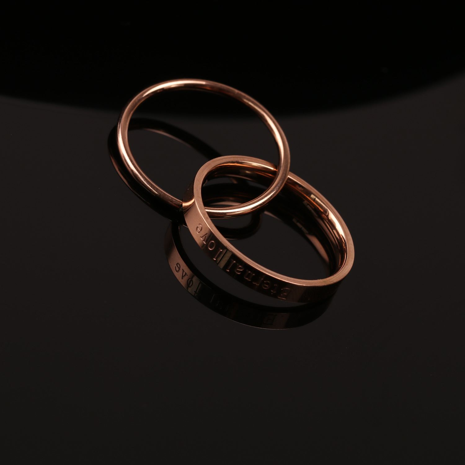 双环相扣交叉戒指简约钛钢镀玫瑰金气质韩版网红女士食指环戒子潮