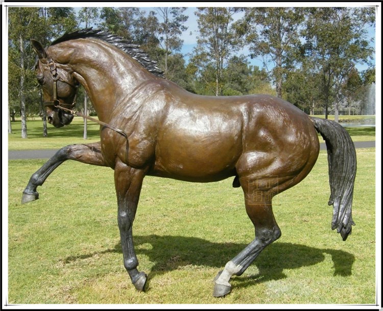 铸铜仿铜奔马雕塑 彩绘马 广场铜雕马雕塑 铸铜公园白马雕塑